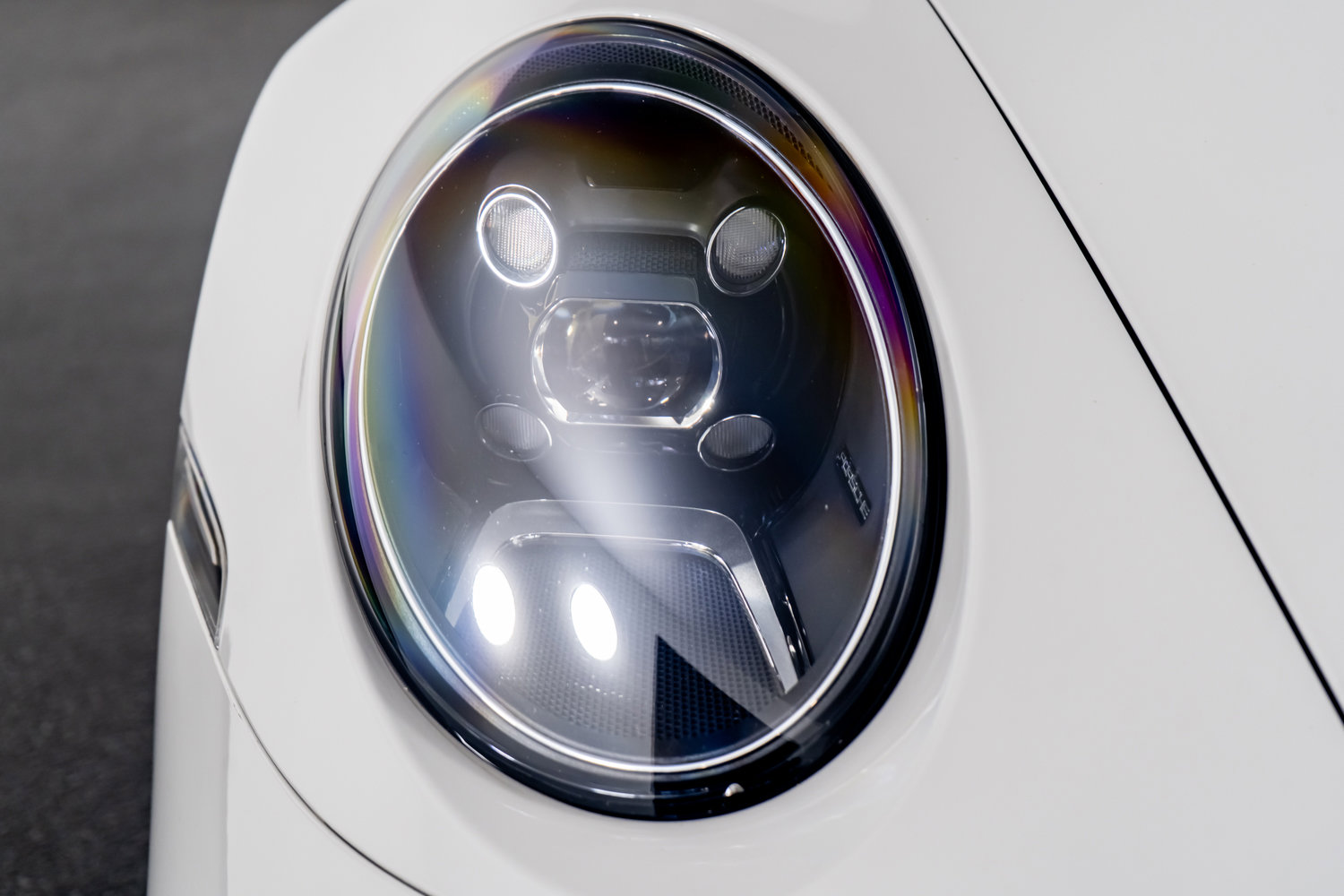 Used 2022 Porsche 911 Turbo image 23