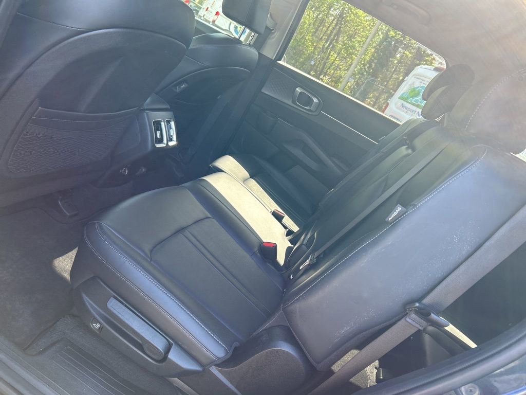 Used 2024 Kia Sorento S image 26