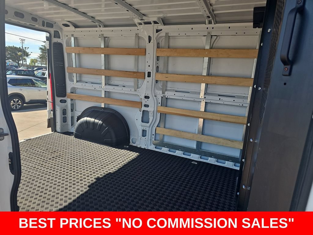 Used 2025 RAM ProMaster 2500 w/ U-Haul Equipment Group FWD image 11