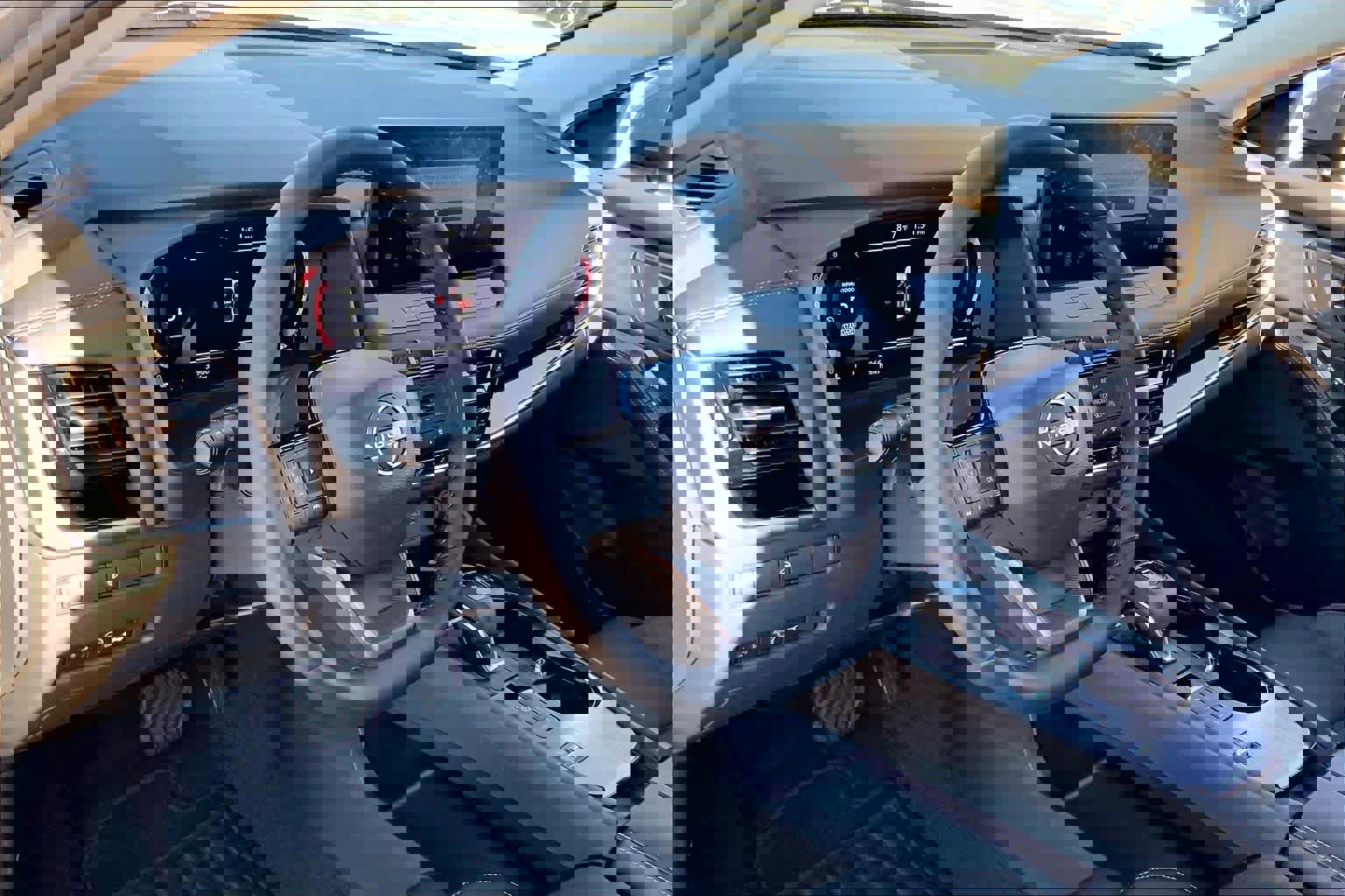 Used 2025 Nissan Rogue SL image 18