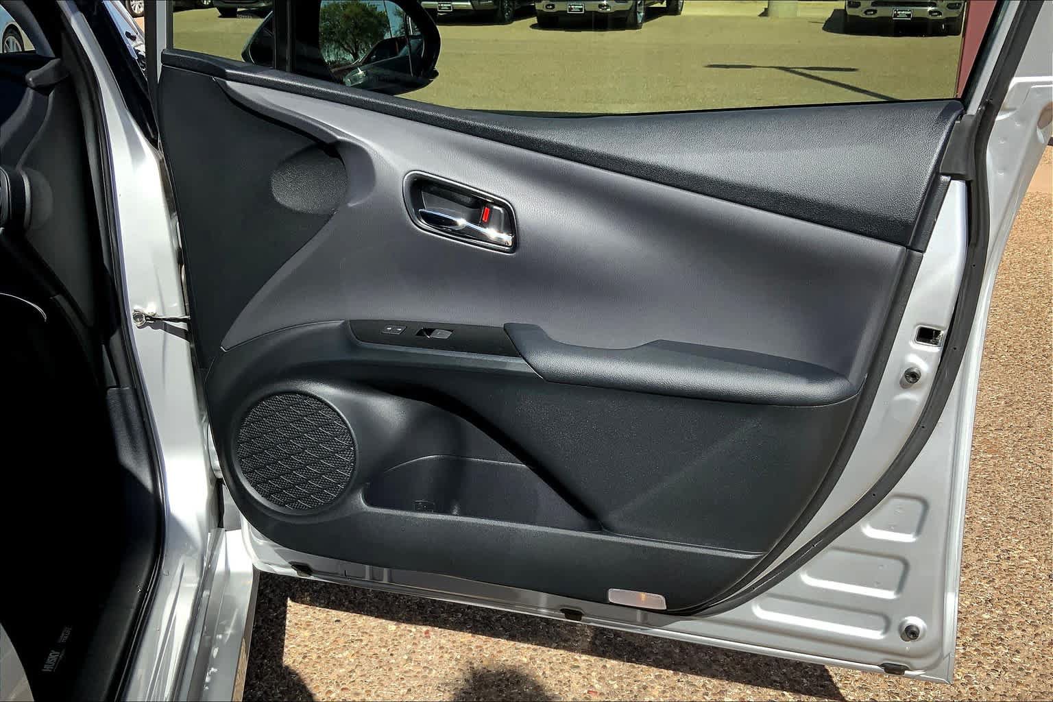 Used 2020 Toyota Prius LE FWD image 22