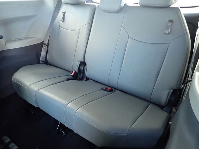 Used 2024 Toyota Sienna XLE image 18