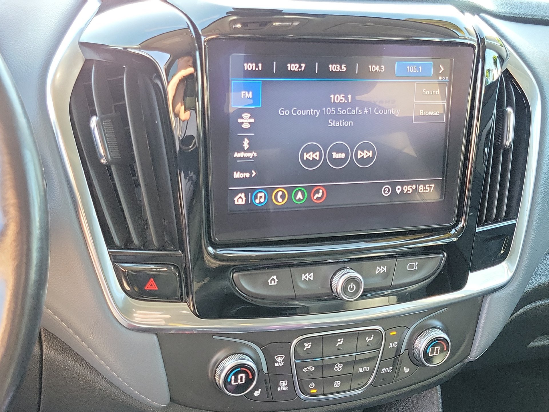 Used 2021 Chevrolet Traverse LT w/ LT Premium Package AWD/4WD image 13