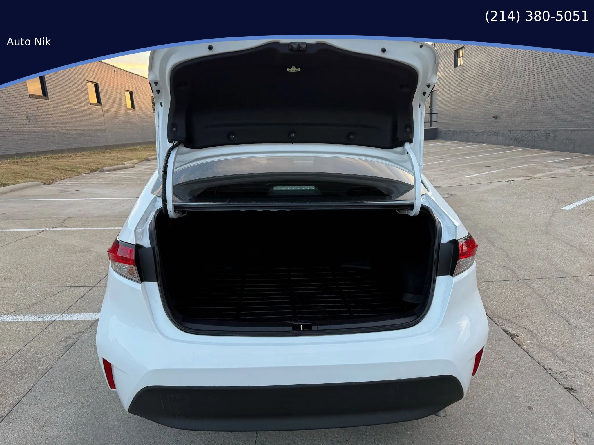 Used 2025 Toyota Corolla LE image 30