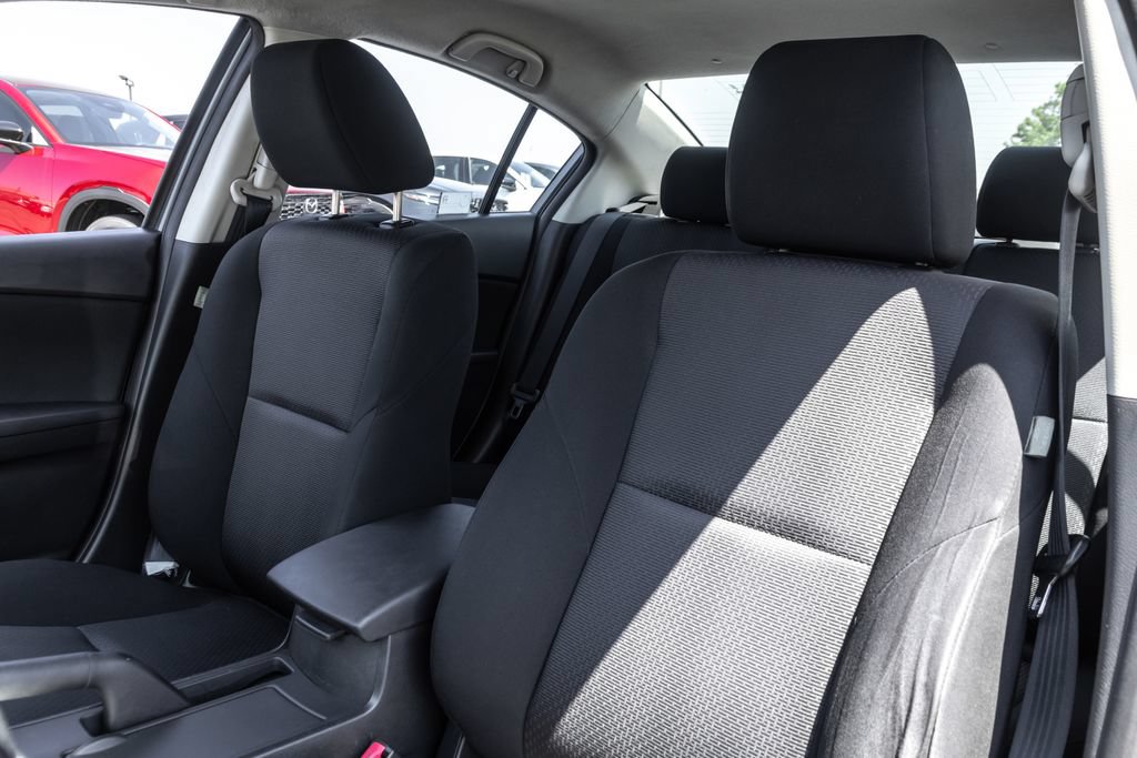 Used 2010 MAZDA MAZDA3 i Touring FWD image 12