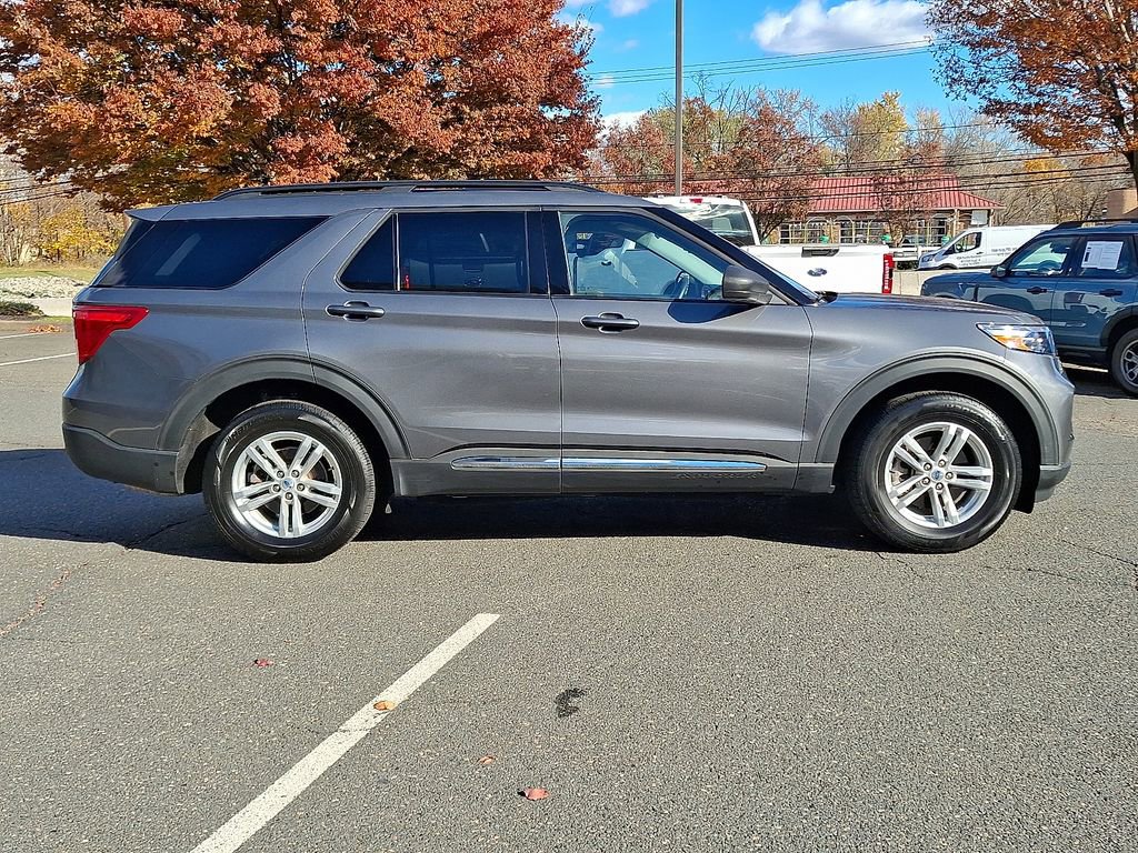 Used 2022 Ford Explorer XLT w/ Equipment Group 202A image 10