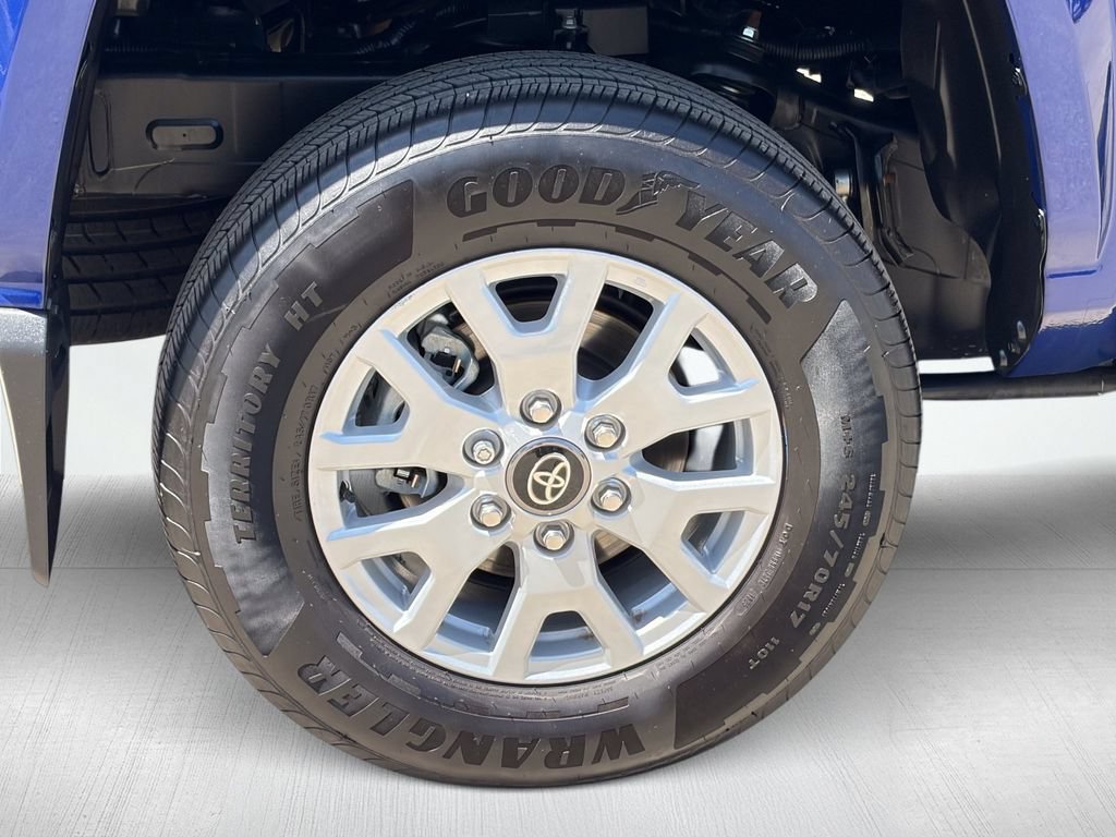 Certified 2025 Toyota Tacoma SR5 AWD/4WD image 15