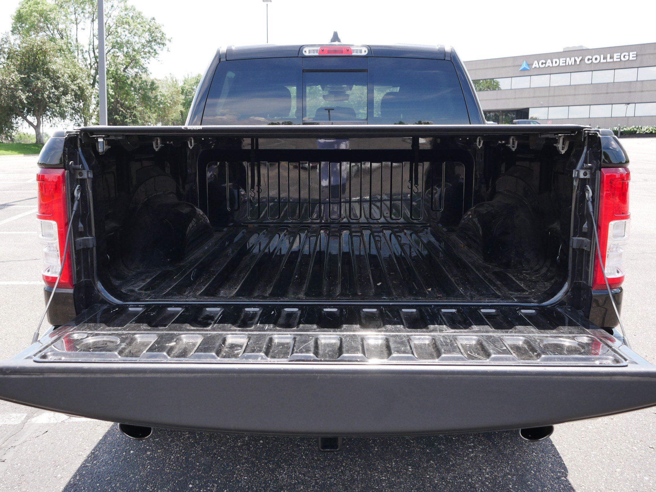 Used 2022 RAM 1500 Big Horn AWD/4WD image 18