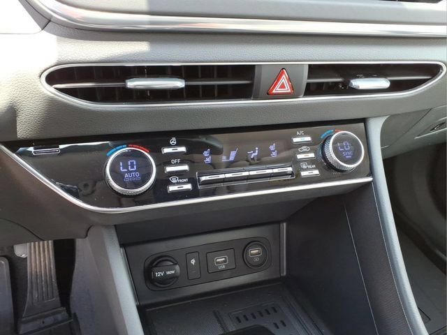 Used 2022 Hyundai Sonata Limited w/ Winter Weather Package FWD image 22