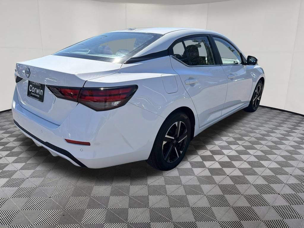 Used 2025 Nissan Sentra SV FWD image 8