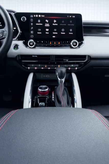 Used 2023 GMC Canyon AT4X image 23