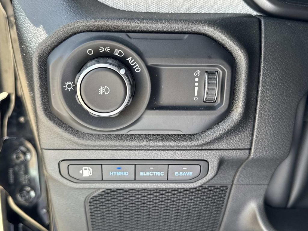 Used 2024 Jeep Wrangler Unlimited image 47