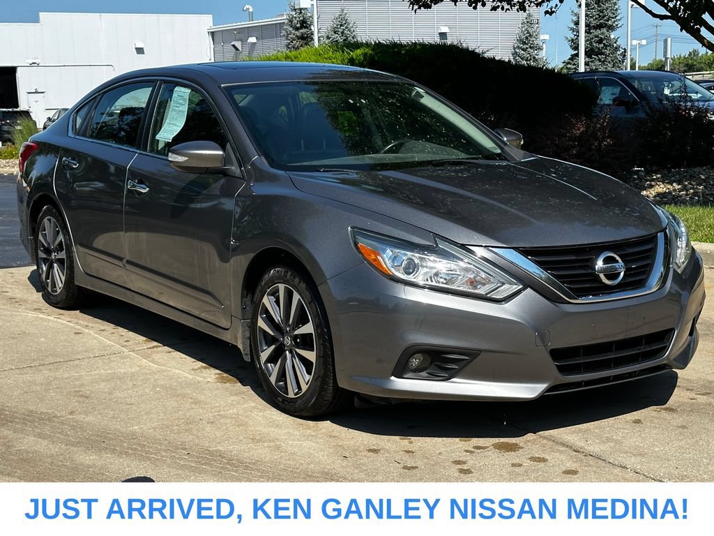 Used 2016 Nissan Altima 2.5 SL w/ Moonroof Package