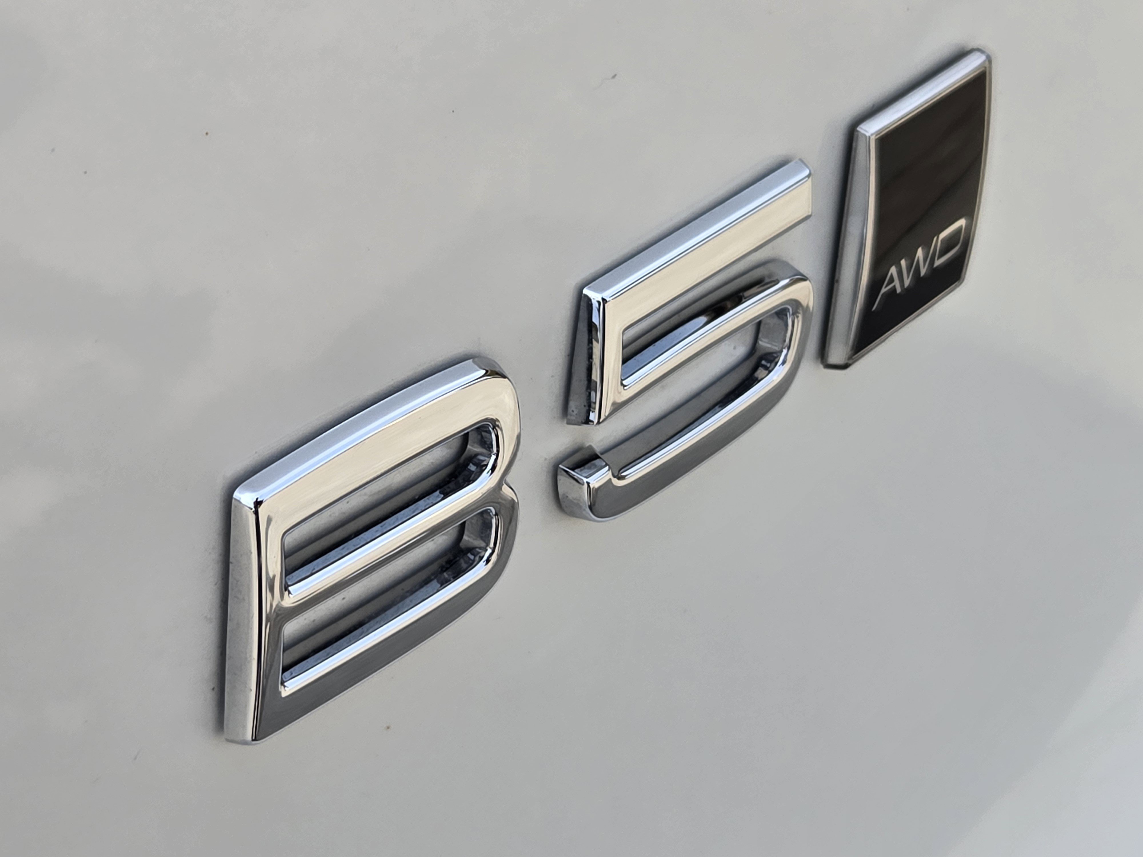 Used 2025 Volvo XC40 B5 Plus w/ Protection Package Premier image 19