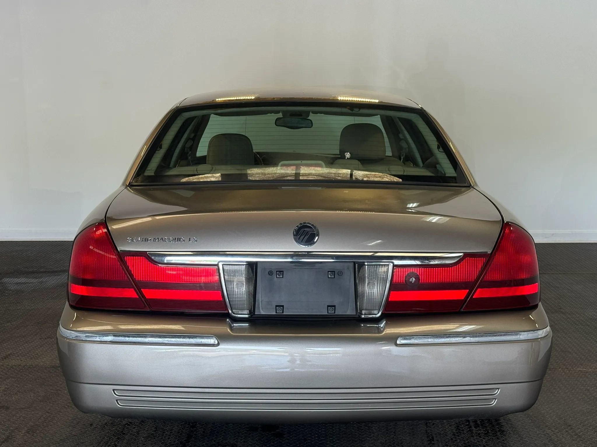Used 2004 Mercury Grand Marquis LS RWD image 5