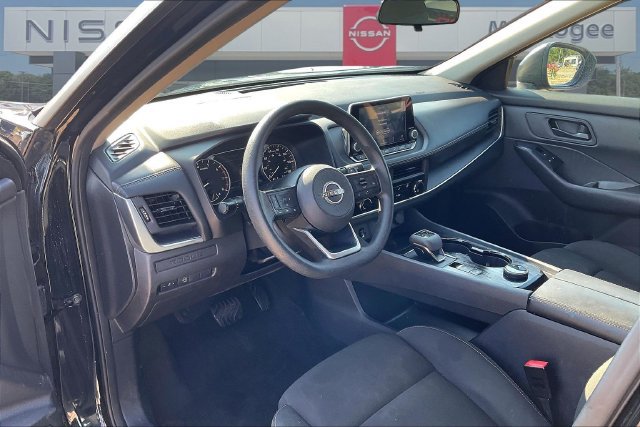 Used 2024 Nissan Rogue S AWD/4WD image 16