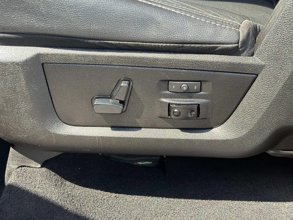 Used 2019 RAM 1500 Laramie w/ Convenience Group AWD/4WD image 15
