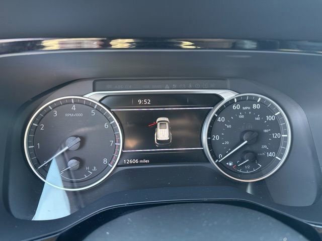 Used 2024 Nissan Pathfinder SL image 16