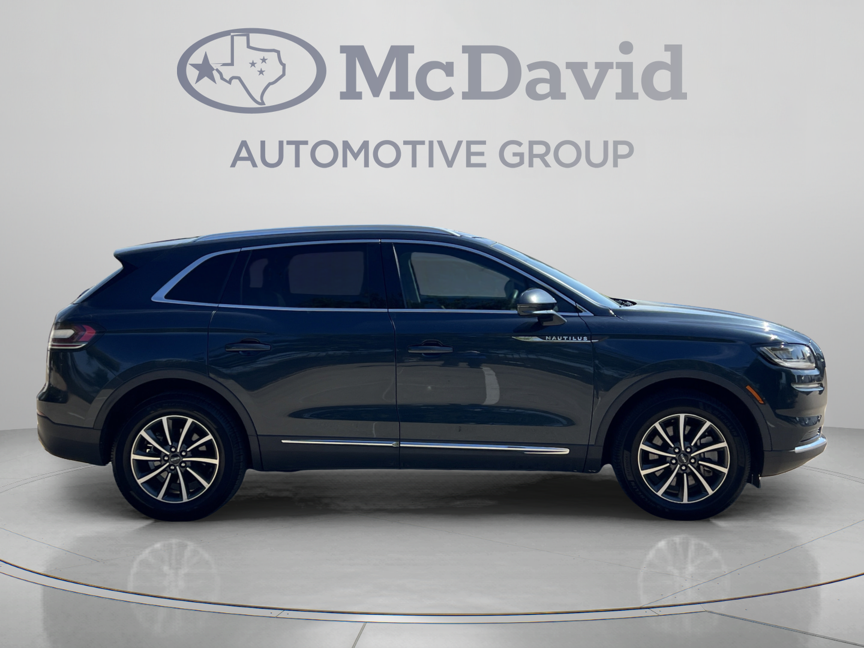 Used 2022 Lincoln Nautilus FWD image 8