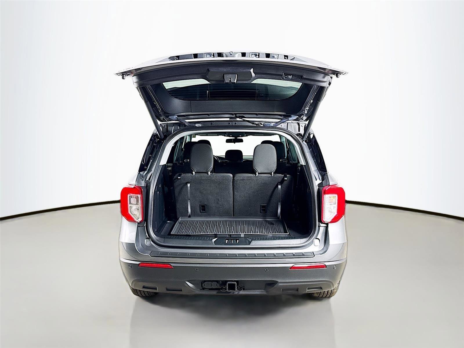 Used 2022 Ford Explorer XLT w/ Class IV Trailer Tow Package image 25