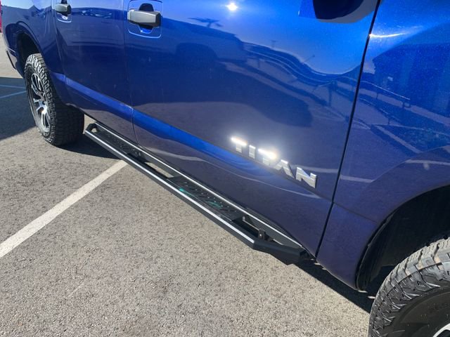 Used 2022 Nissan Titan SV AWD/4WD image 7