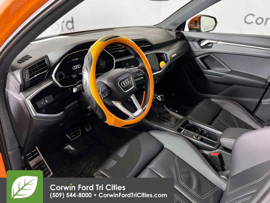 Used 2023 Audi Q3 2.0T Premium Plus w/ Premium Plus Package image 3