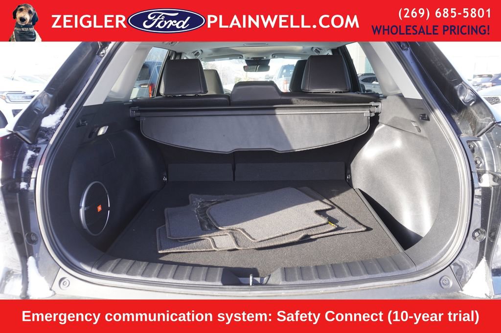 Used 2023 Toyota Corolla Cross XLE w/ Convenience Package image 5