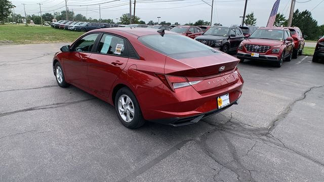 Used 2023 Hyundai Elantra SE FWD image 3