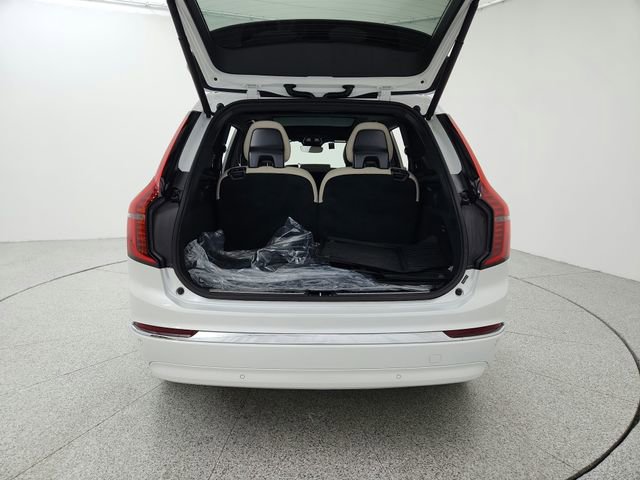 New 2025 Volvo XC90 B6 Core w/ Climate Package image 15