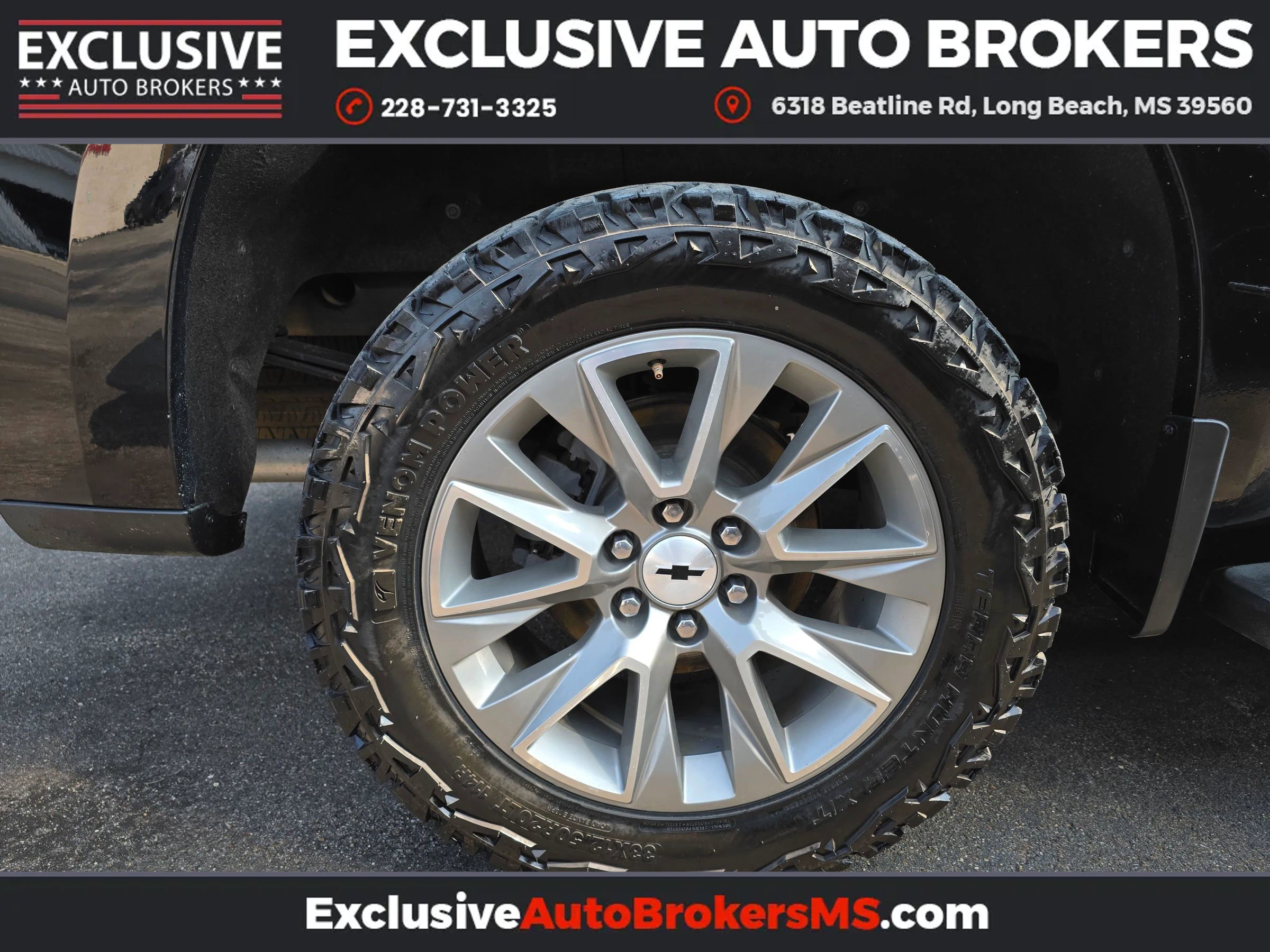 Used 2022 Chevrolet Silverado 1500 High Country w/ Technology Package image 16