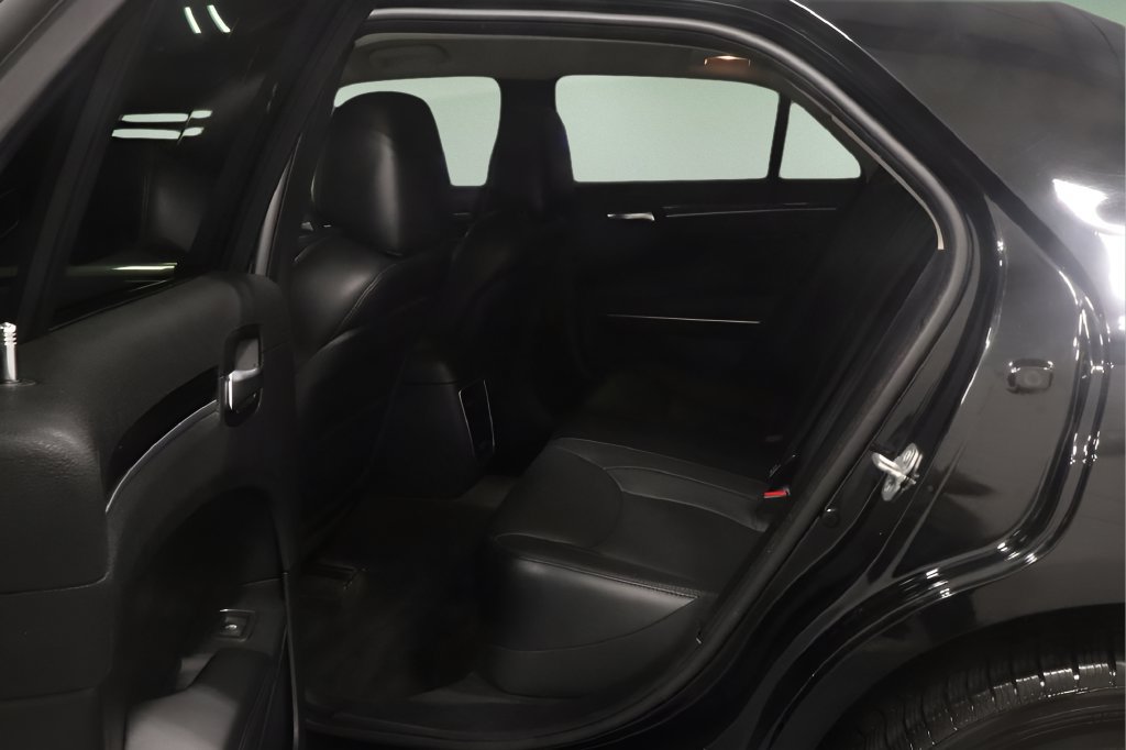 Used 2015 Chrysler 300 Limited AWD/4WD image 15