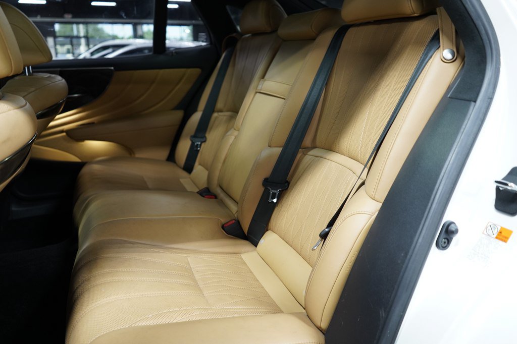 Used 2022 Lexus LS 500 w/ Interior Upgrade Package RWD image 22
