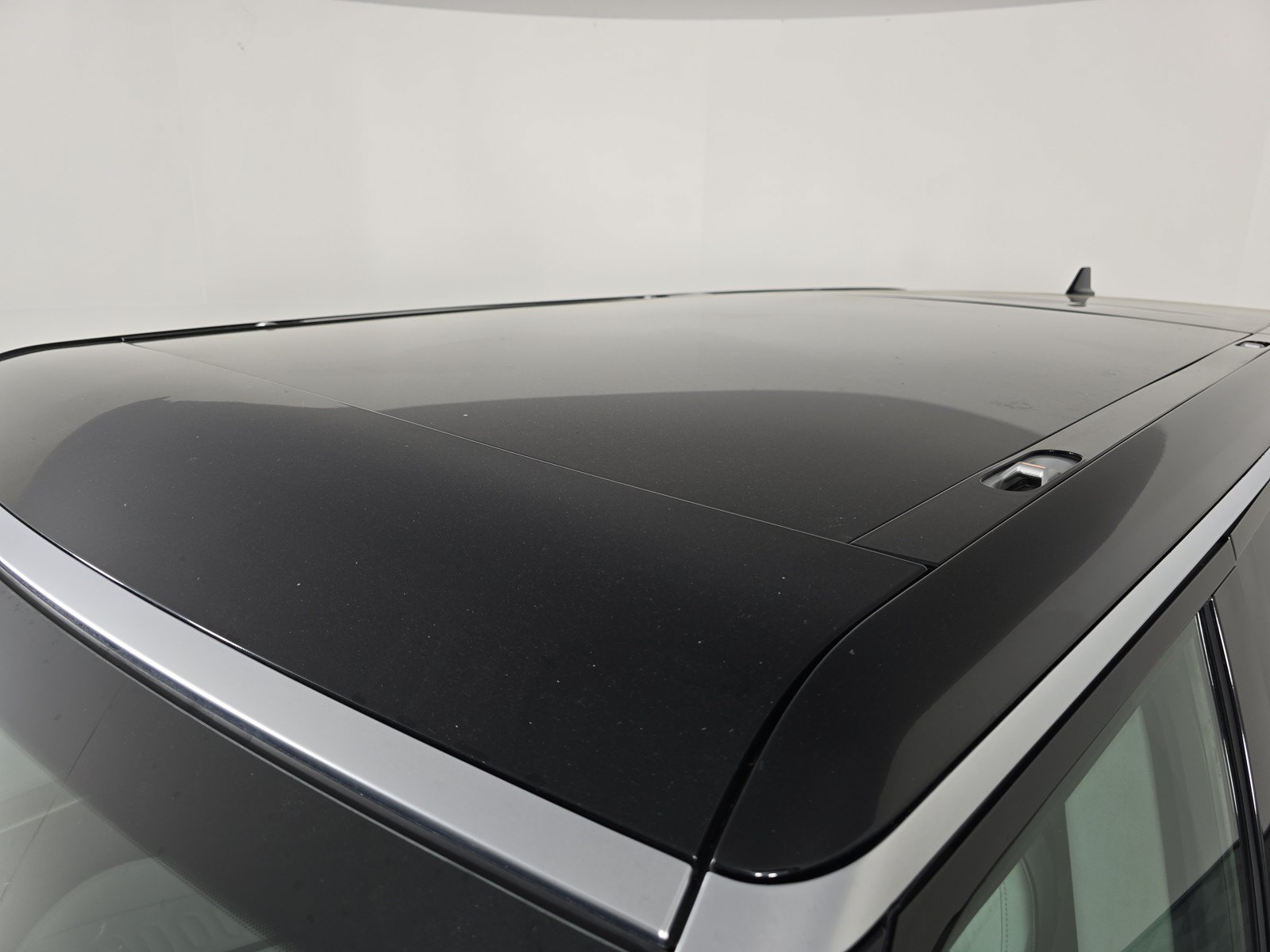 Used 2023 Rivian R1S Launch Edition AWD/4WD image 13