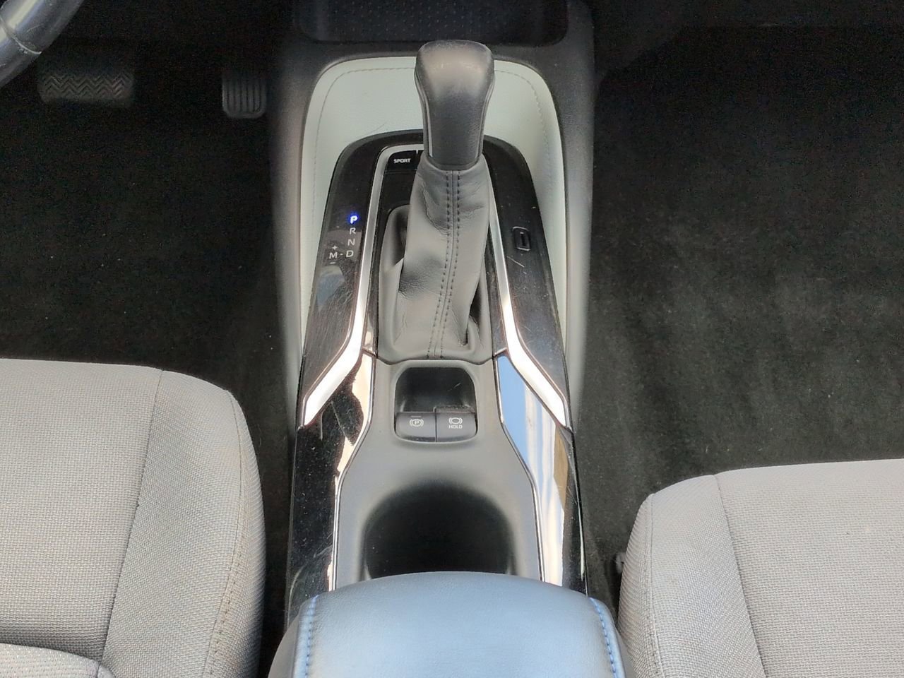 Used 2020 Toyota Corolla SE w/ SE Premium Package FWD image 19