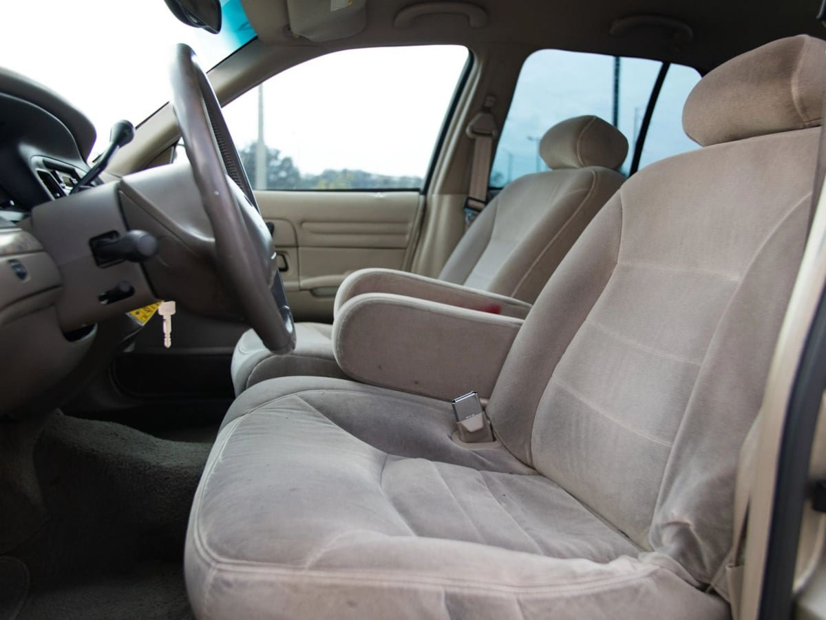 Used 1999 Ford Crown Victoria LX RWD image 17