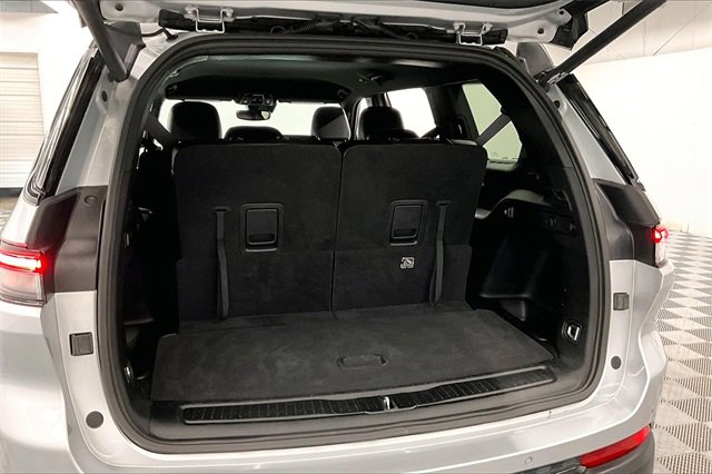 Used 2024 Jeep Grand Cherokee L Laredo image 37