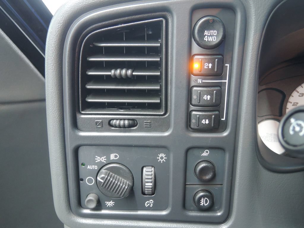 Used 2003 Chevrolet Avalanche 4x4 w/ The North Face Edition image 22