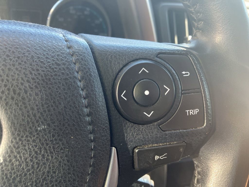 Used 2017 Toyota RAV4 Limited image 16