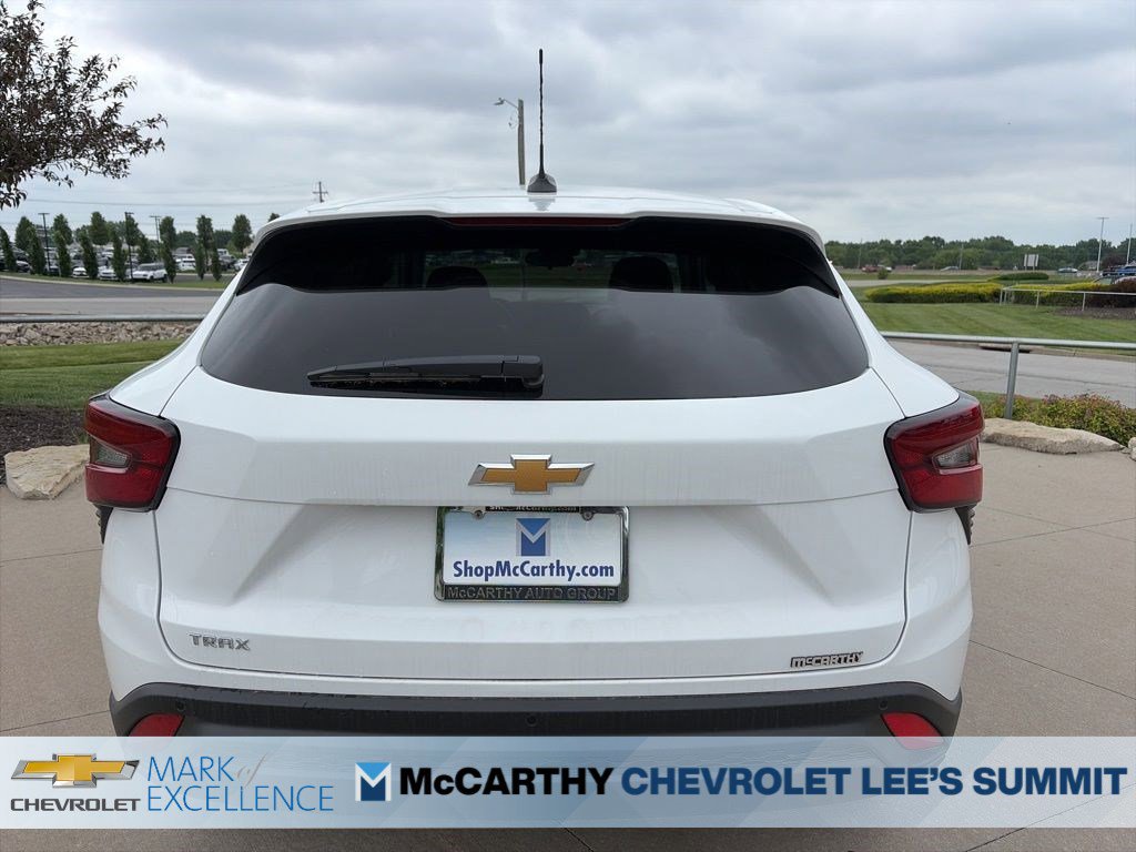 New 2026 Chevrolet Trax LS w/ LS Convenience Package FWD image 21