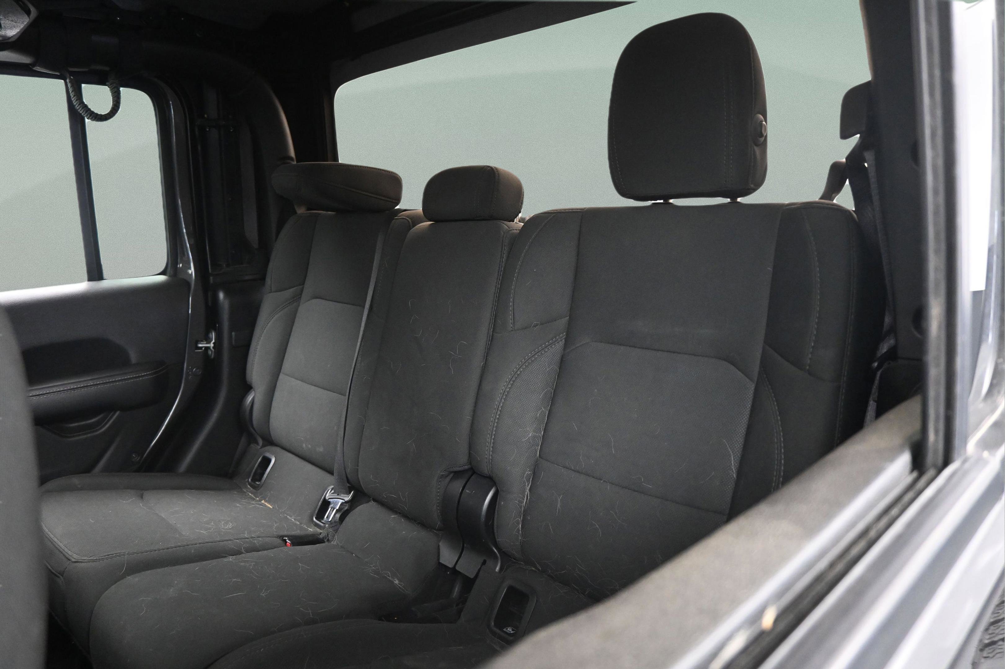 Used 2021 Jeep Gladiator Overland w/ Safety Group AWD/4WD image 34