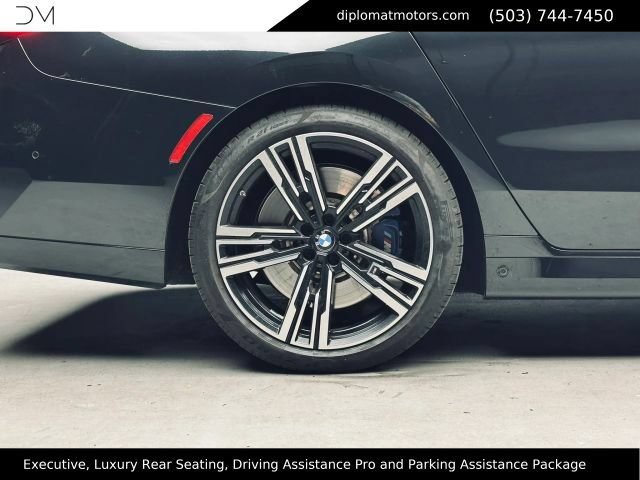 Used 2023 BMW 760i xDrive w/ Executive Package AWD/4WD image 53