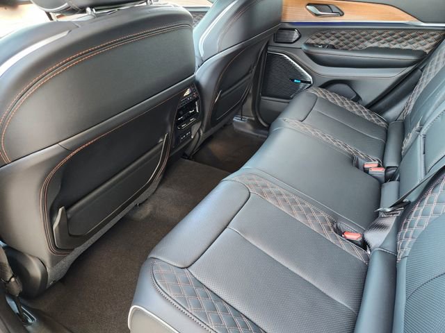 New 2026 Jeep Grand Cherokee Summit image 24