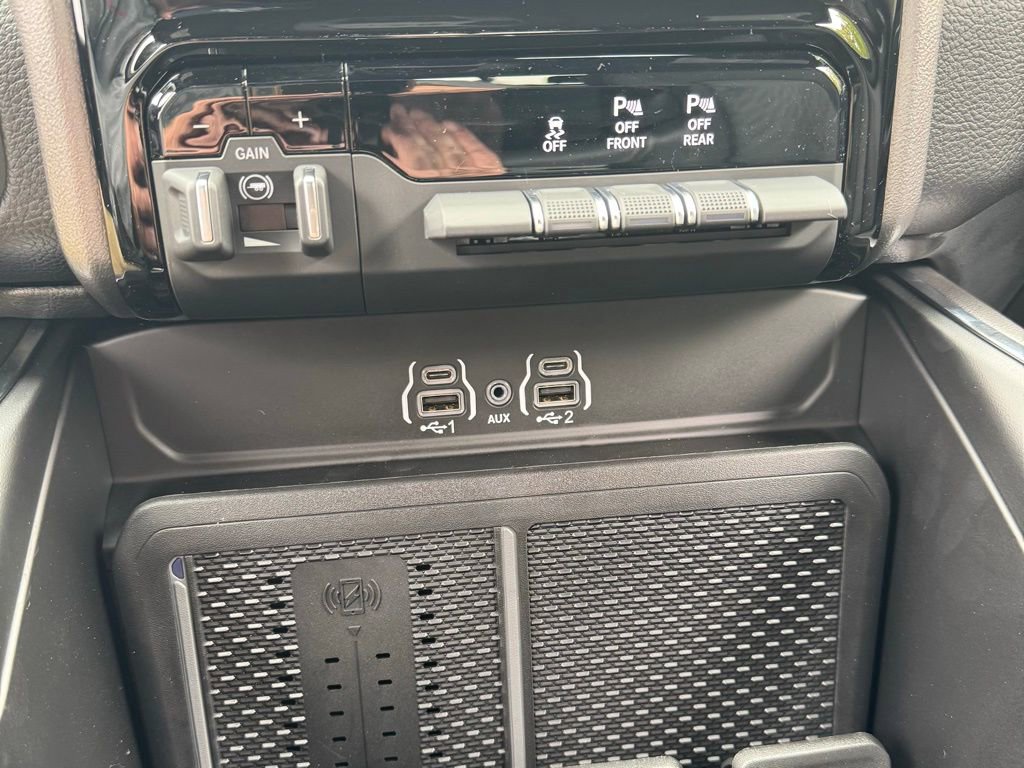 New 2026 RAM 1500 4x4 Crew Cab image 23