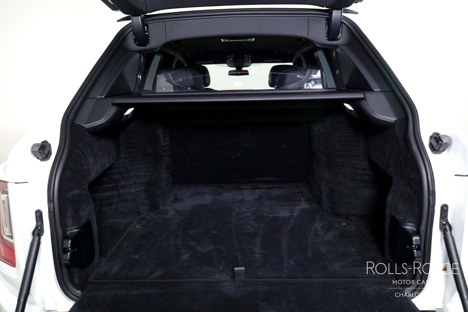 Certified 2020 Rolls-Royce Cullinan AWD/4WD image 27
