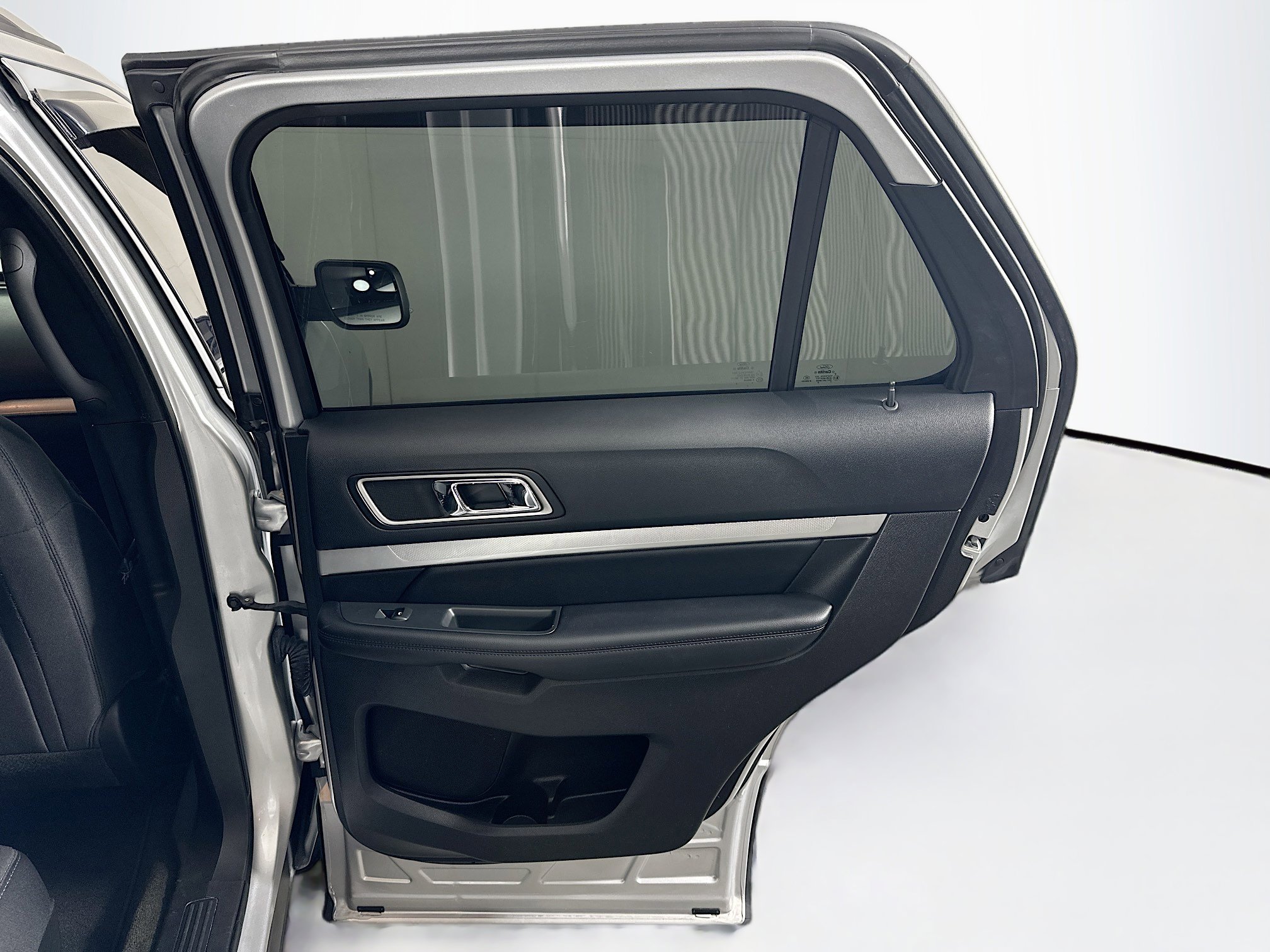 Used 2017 Ford Explorer XLT w/ Equipment Group 201A image 29