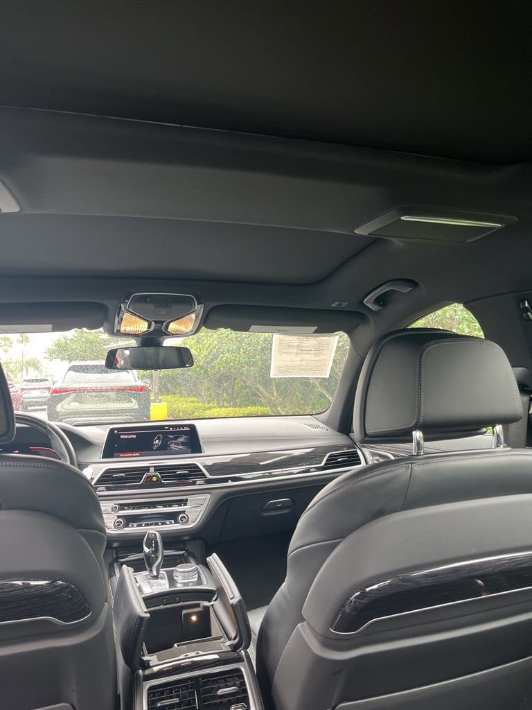 Used 2022 BMW 740i xDrive w/ M Sport Package image 18