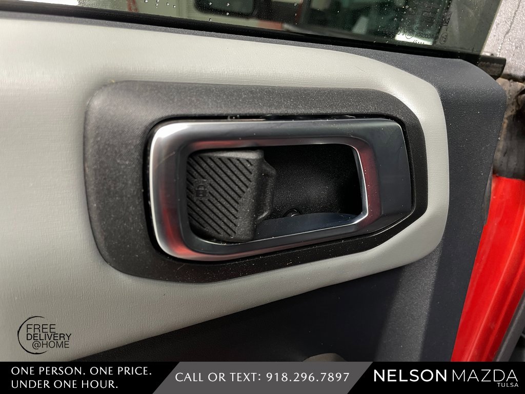 Used 2023 Ford Bronco Badlands image 37