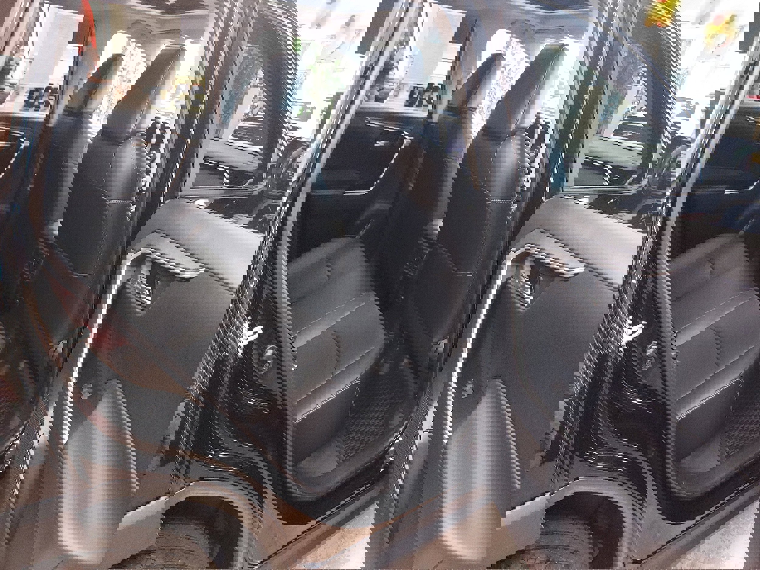 Used 2023 Toyota RAV4 XLE Premium image 23