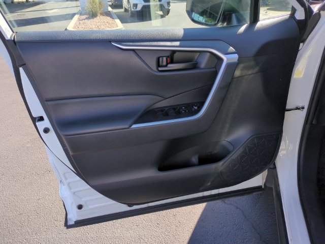Used 2024 Toyota RAV4 LE AWD/4WD image 13