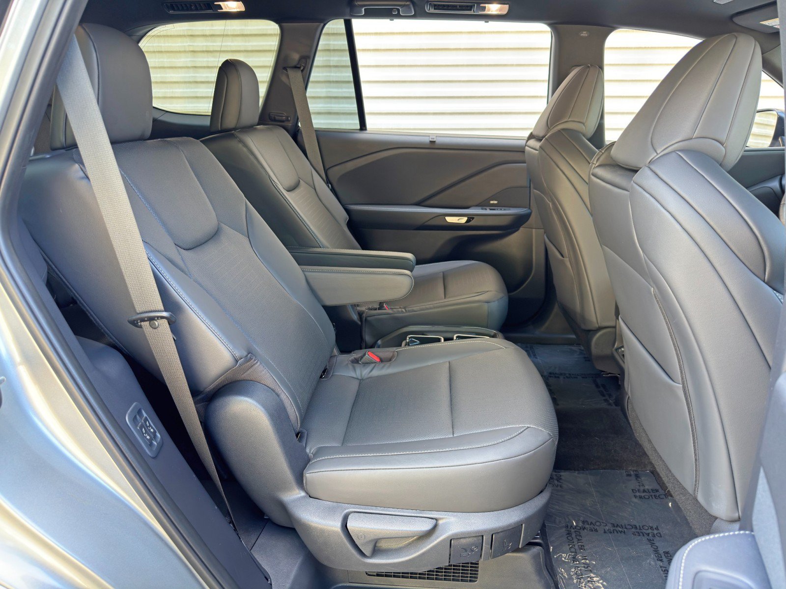 Used 2025 Lexus TX 500h AWD image 40